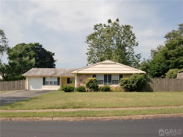 1 Tripplet Rd, Somerset, NJ 08873