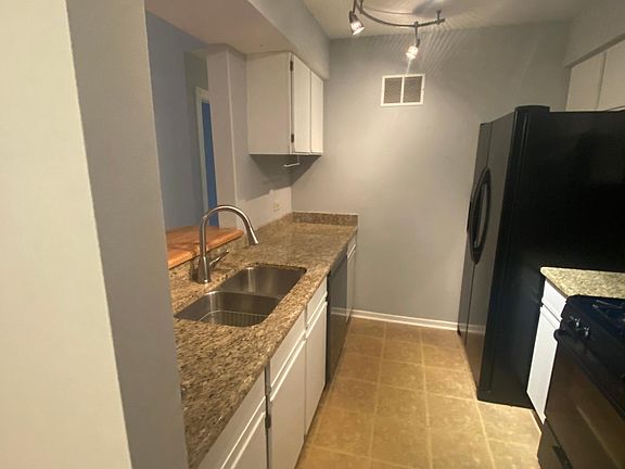 5th image of 42 N Park Ave APT 7