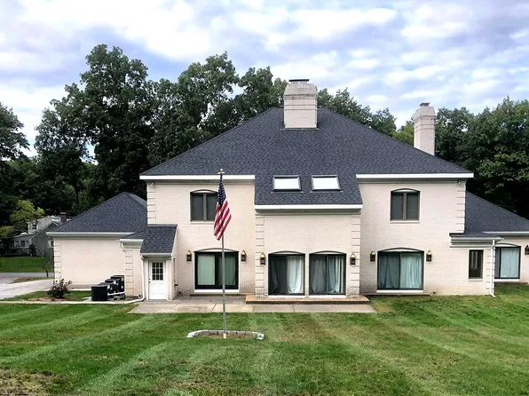 32 Indian Rock Rd, Nashua, NH 03063