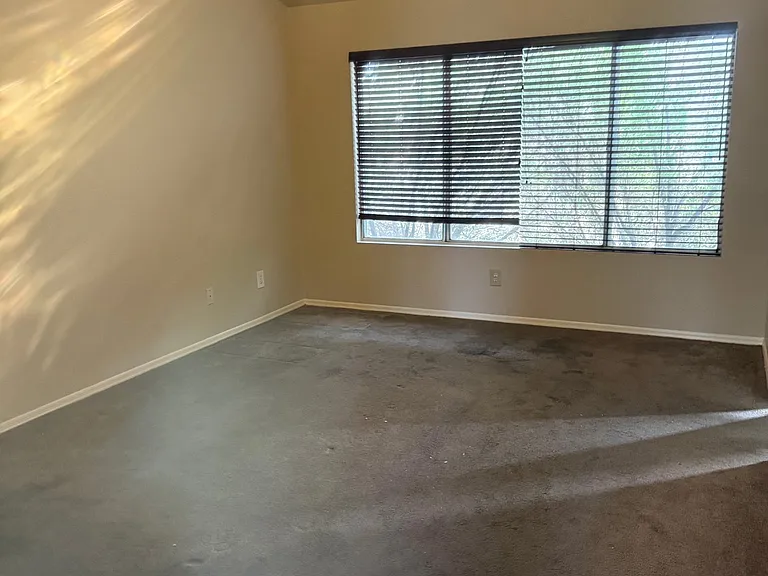 2601 W Camino Del Medrano — Photo 11