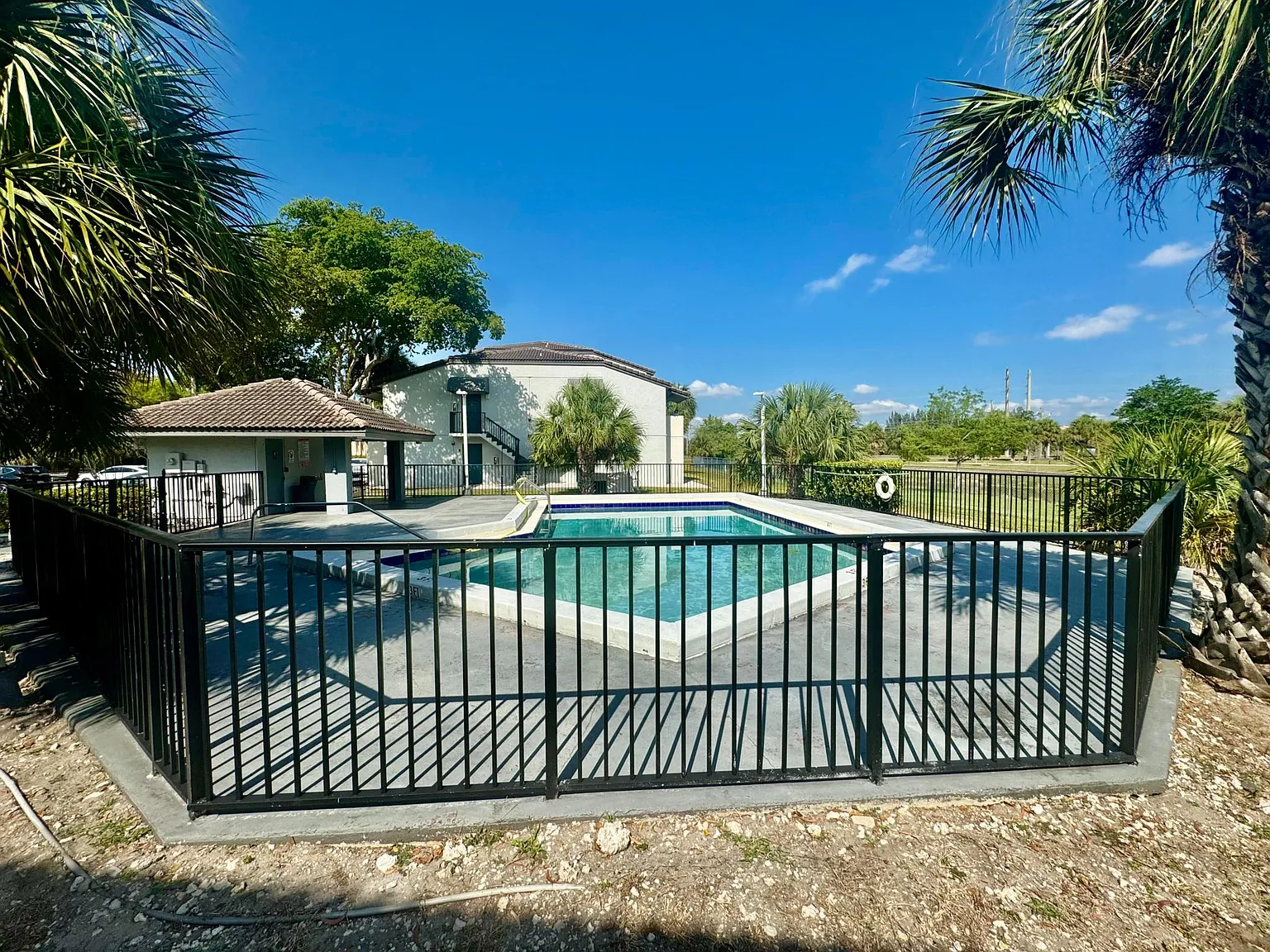 2 bed, 883 sqft, $2,200 — Photo 4