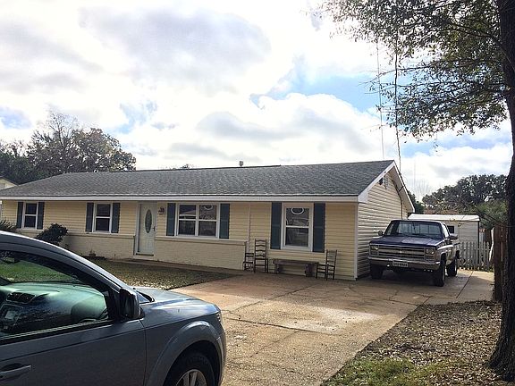 2nd image of 230 Moriarty St