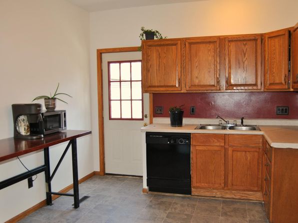 668 Asbury St, Saint Paul, MN 55104