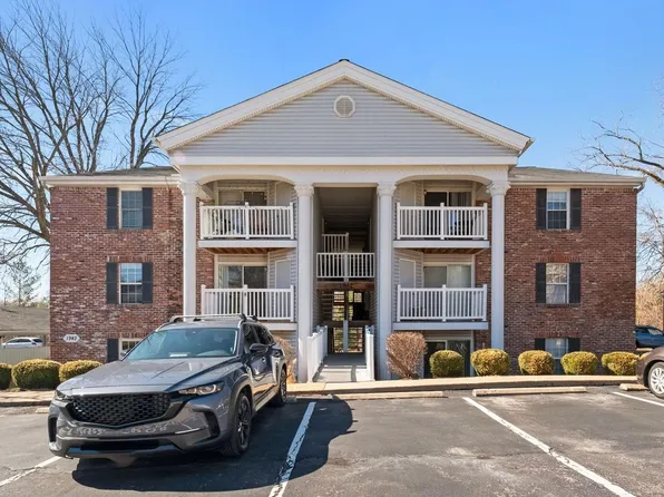 1942 Marine Terrace Dr APT E, Saint Louis, MO 63146