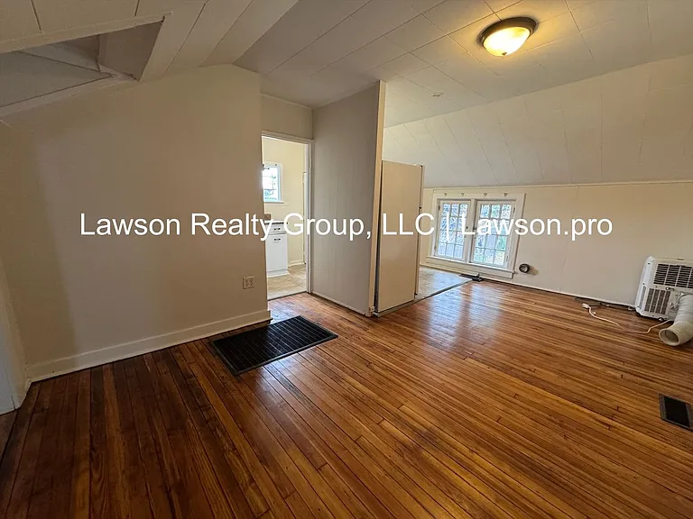 Walnut 422 — Photo 4