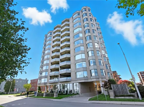 174 Mountain Park Ave #2W, Hamilton, ON L8V 1A1