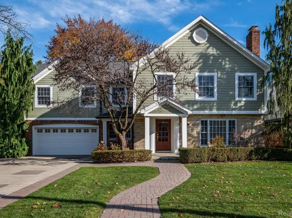 808 Chesterfield Ave, Birmingham, MI 48009