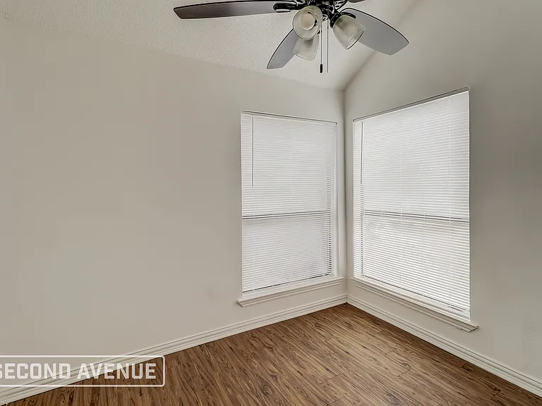 8802 Briarwood Dr — Photo 17
