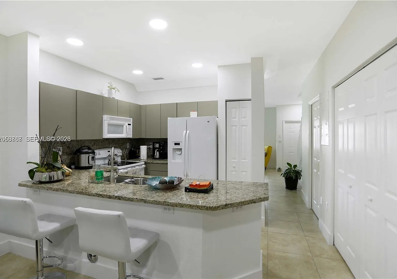 5701 NW 114th Court 106, Doral, FL 33178 - 3846 — Photo 1