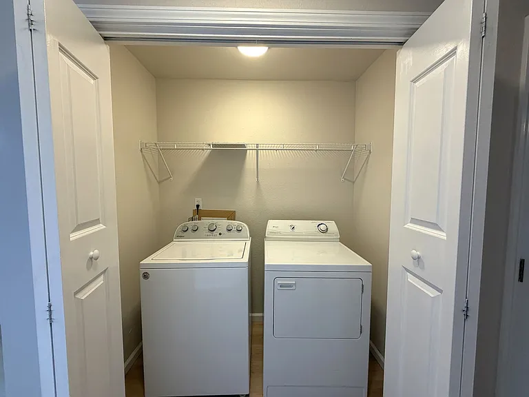941 Valley Rd — Photo 10