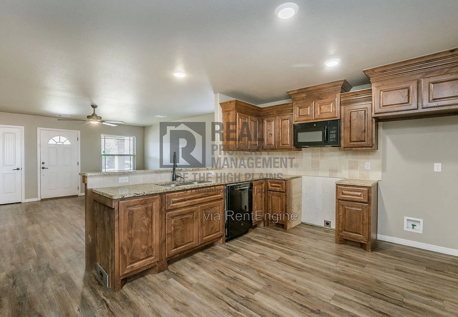 4 bed, 2.0 bath, $2,100 — Photo 2
