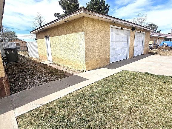 2nd image of 406 Parkview Rd