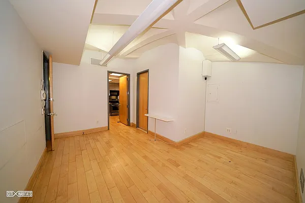 Rented by Citi Habitats | media 11