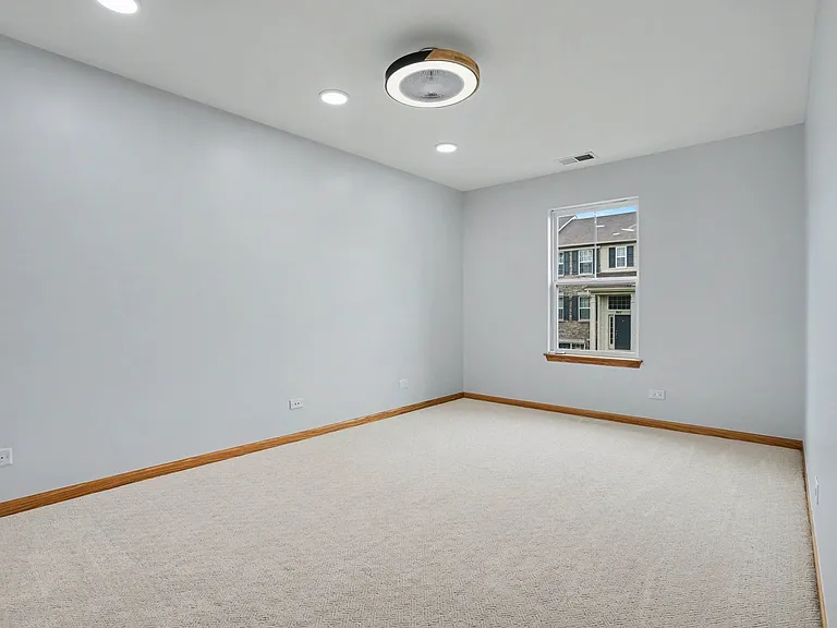 937 Emerald Dr — Photo 14