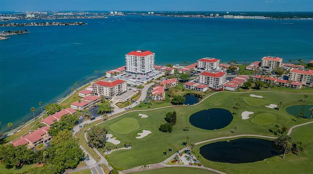 1 bed, 1.5 bath, 790 sqft, $2,100 — Photo 2