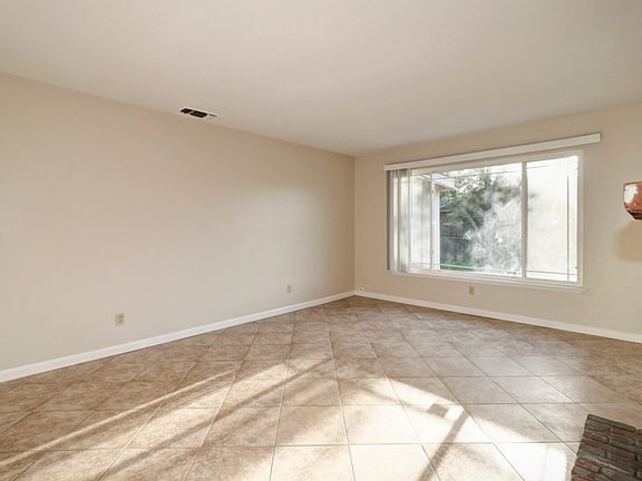 3rd image of 6648 Demaret Dr