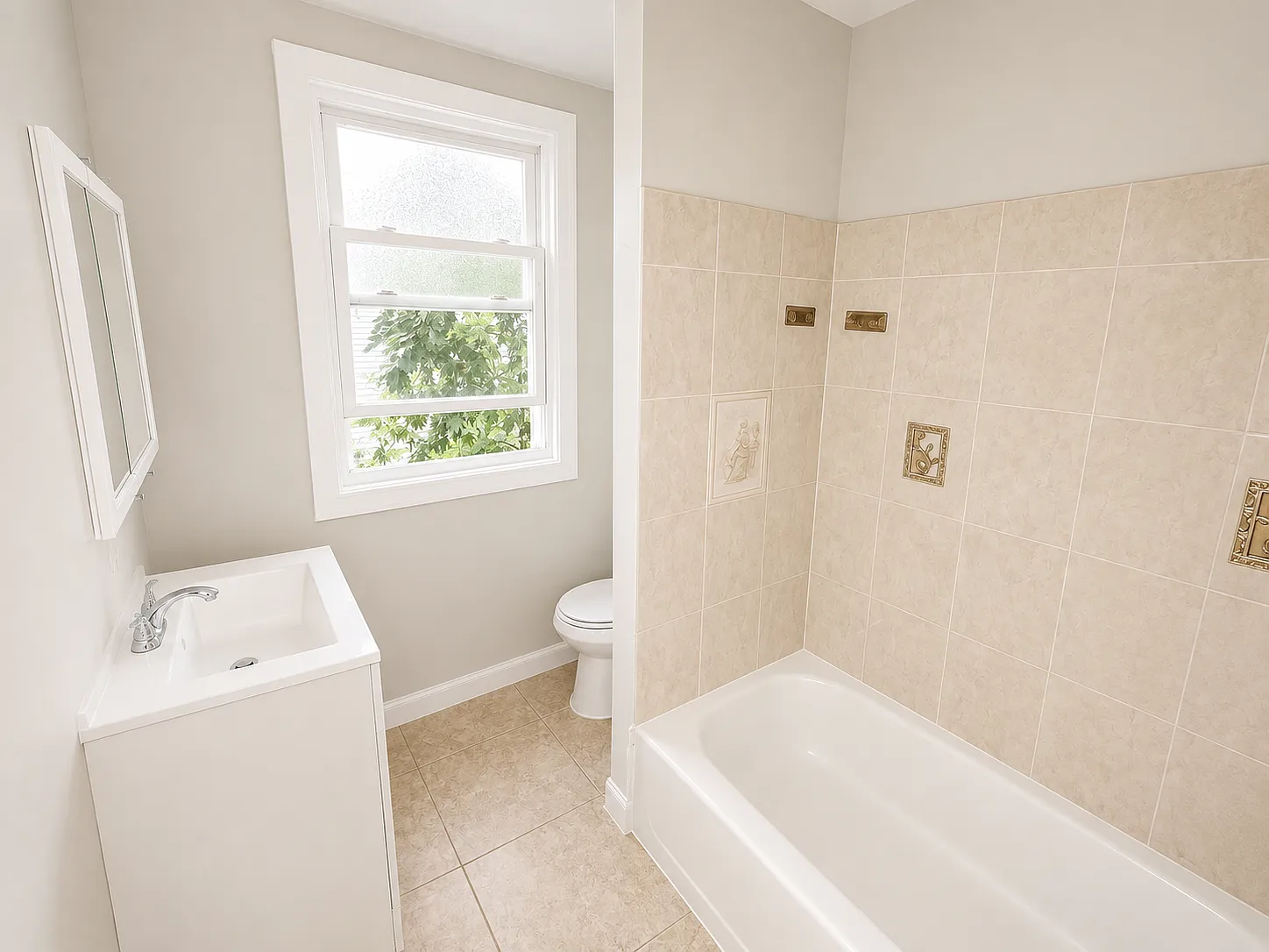 3 bed, 1200 sqft, $2,045 — Photo 4