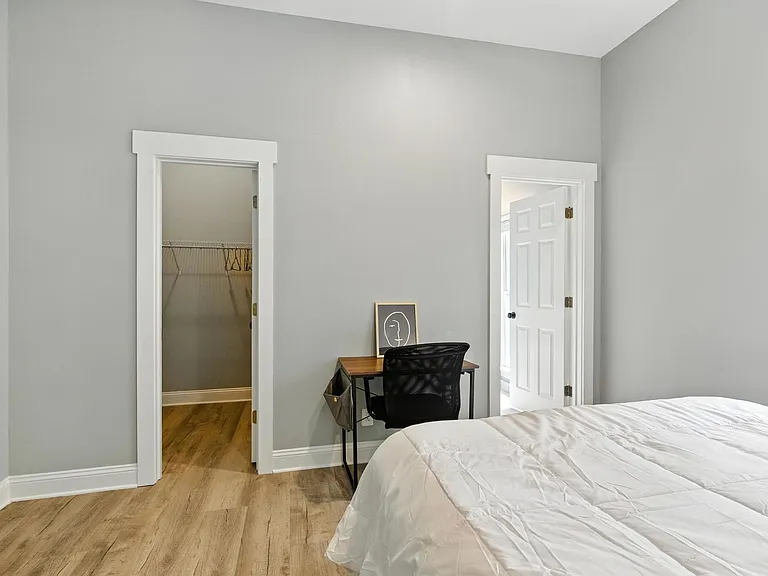 492 N Thomas St — Photo 52