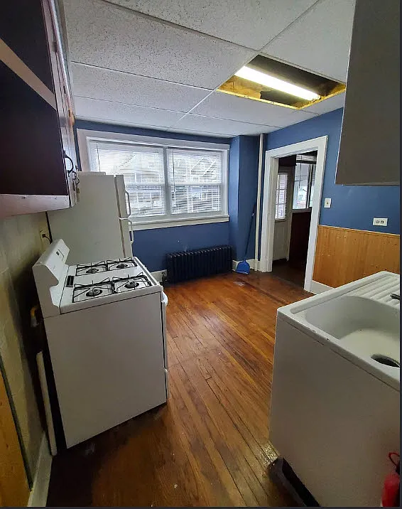 917 Champlin Ave — Photo 2