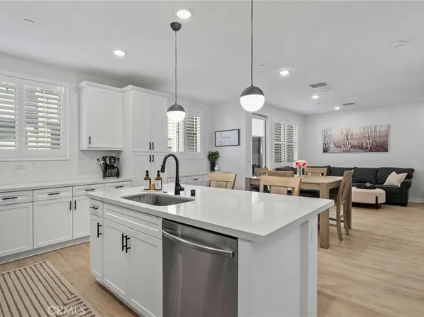 964 N Divino Privado #52, Ontario, CA 91764