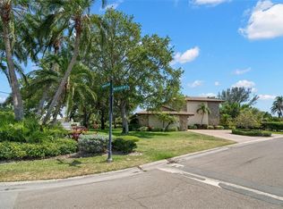 10073 S Yacht Club Dr, Treasure Island, FL 33706