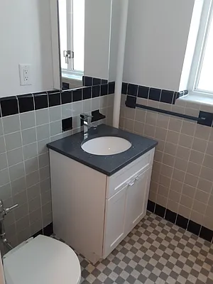 Rented by Bank Neary | media 15