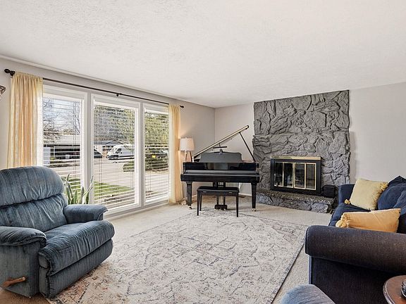 3rd image of 2021 S Calvin Rd