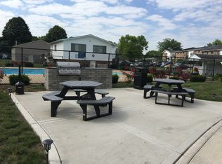 Willow Run Apartments, Crest Hill, IL 60403