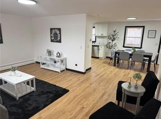 17 Meadow Rd, Scituate, RI 02831