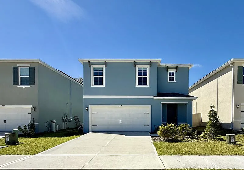 5 bed, 3.0 bath, 2447 sqft, $2,250 — Photo 2