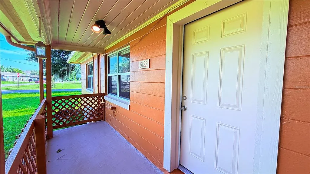 2 bed, 1.0 bath, 1236 sqft, $1,550 — Photo 2