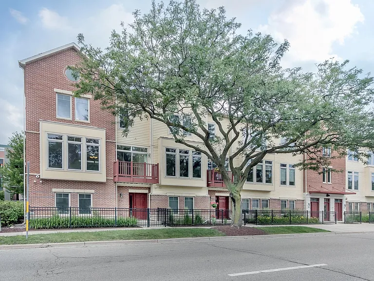 602 N Midvale Blvd — Photo 1
