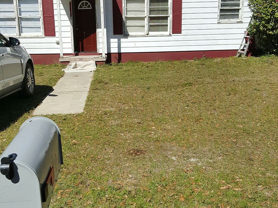 2nd image of 110 Beech St