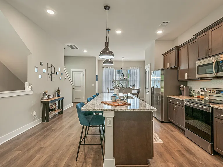 207 Stonecrest Cir — Photo 17