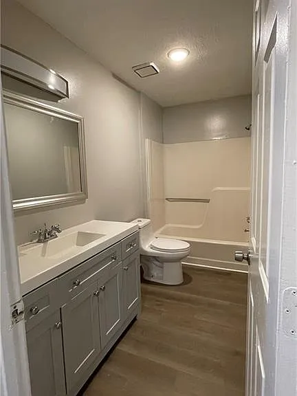 111 Doves Ln — Photo 2