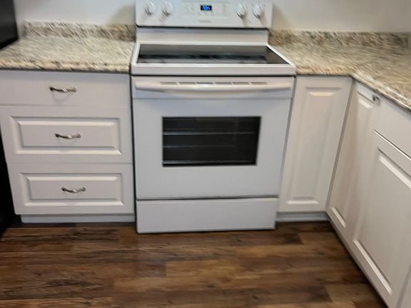 3rd image of 1501 Doby Cir #1511