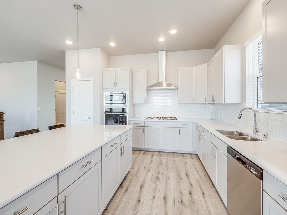 beautiful kitchen with quartz countertops