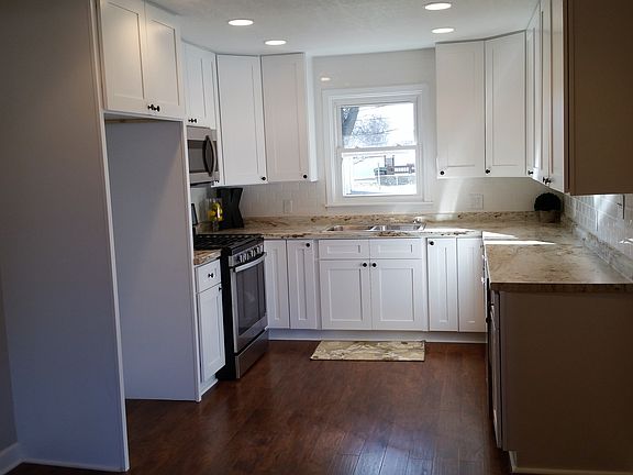 3rd image of 387 Fairview Ave