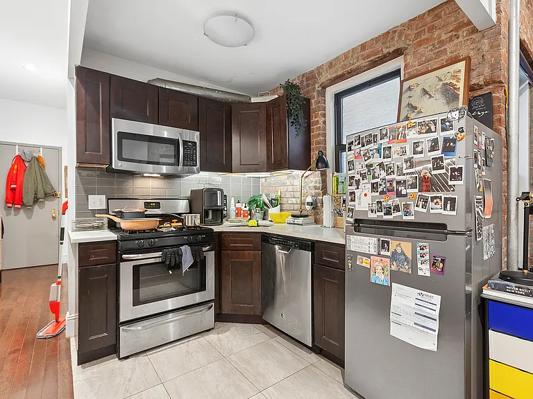 445 Rogers Ave #1LR — Photo 2