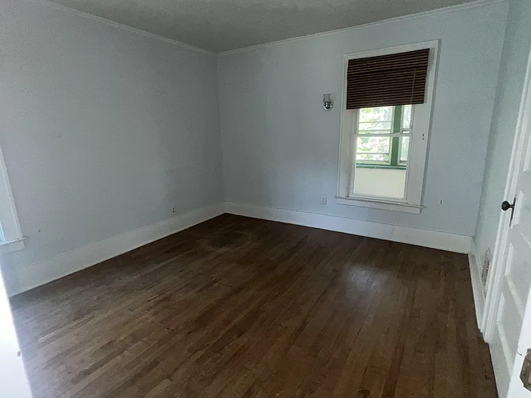935 Westcott St — Photo 16