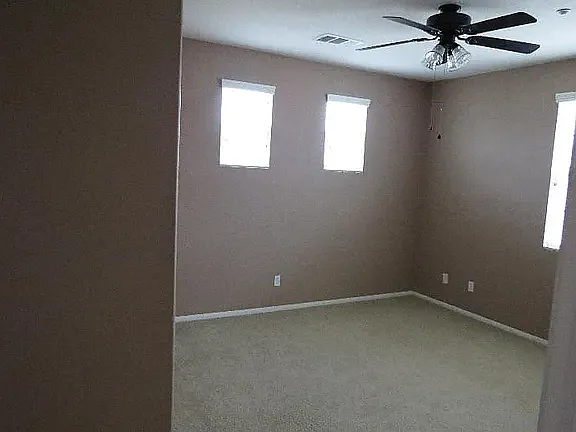 3 bed, 1586 sqft, $900 — Photo 2