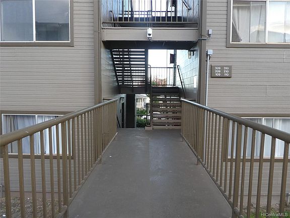 2nd image of 92-1136 Panana St APT 209