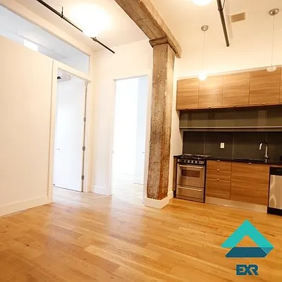 Rented by EXR | media 15