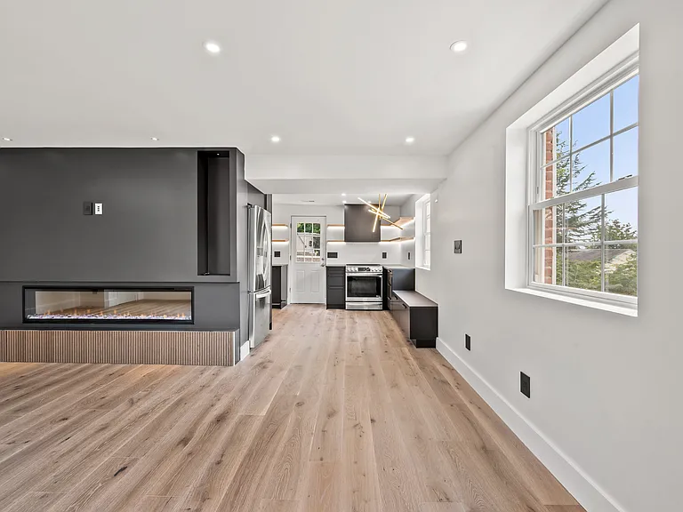 3017 S Hill St — Photo 35