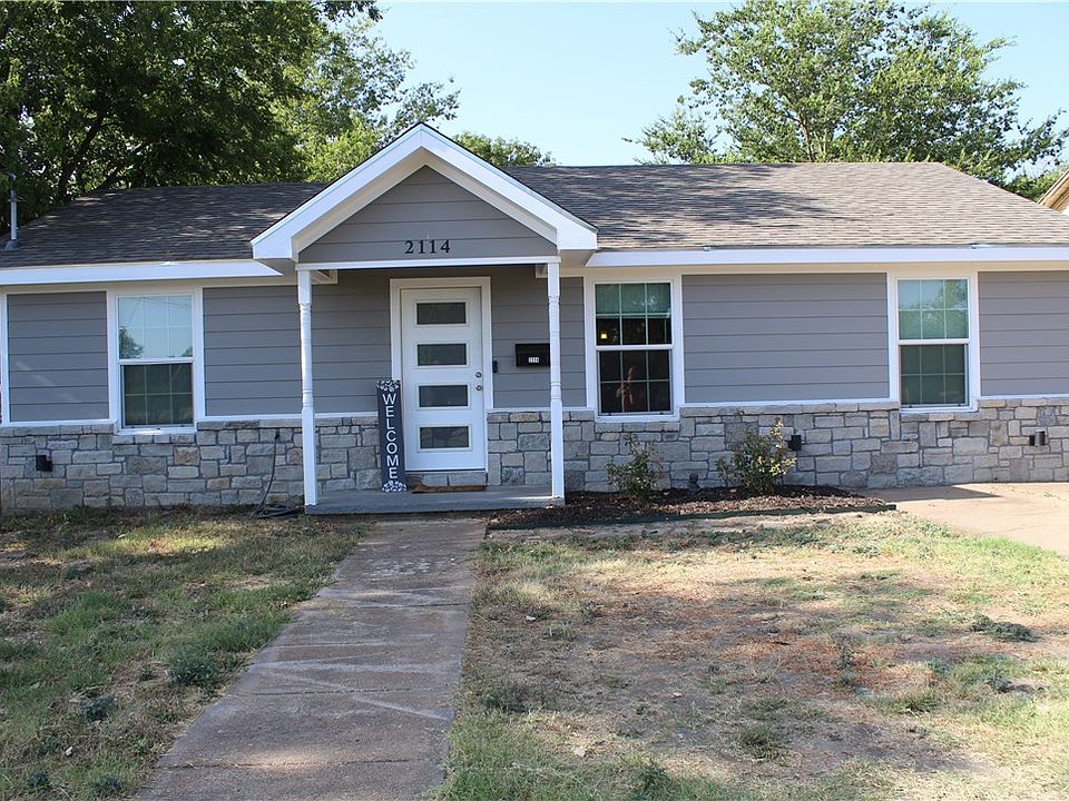 1st image of 2114 Waco St