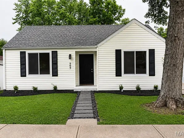 909 Valentine St, Festus, MO 63028