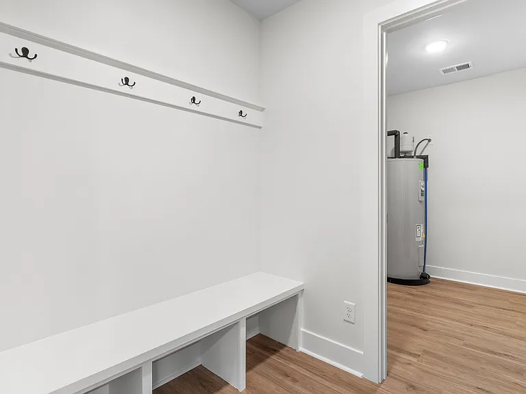 12407 Hiawatha Ave — Photo 26