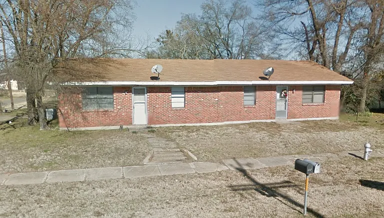 214 W Main St — Photo 2