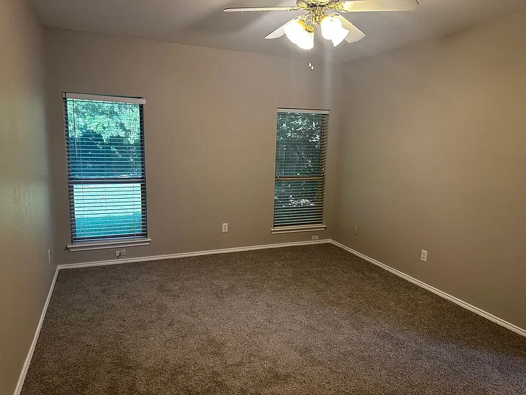 1809 Estates Dr — Photo 22