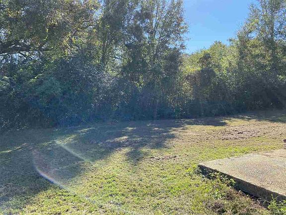 4th image of 711 Pinecrest Ave